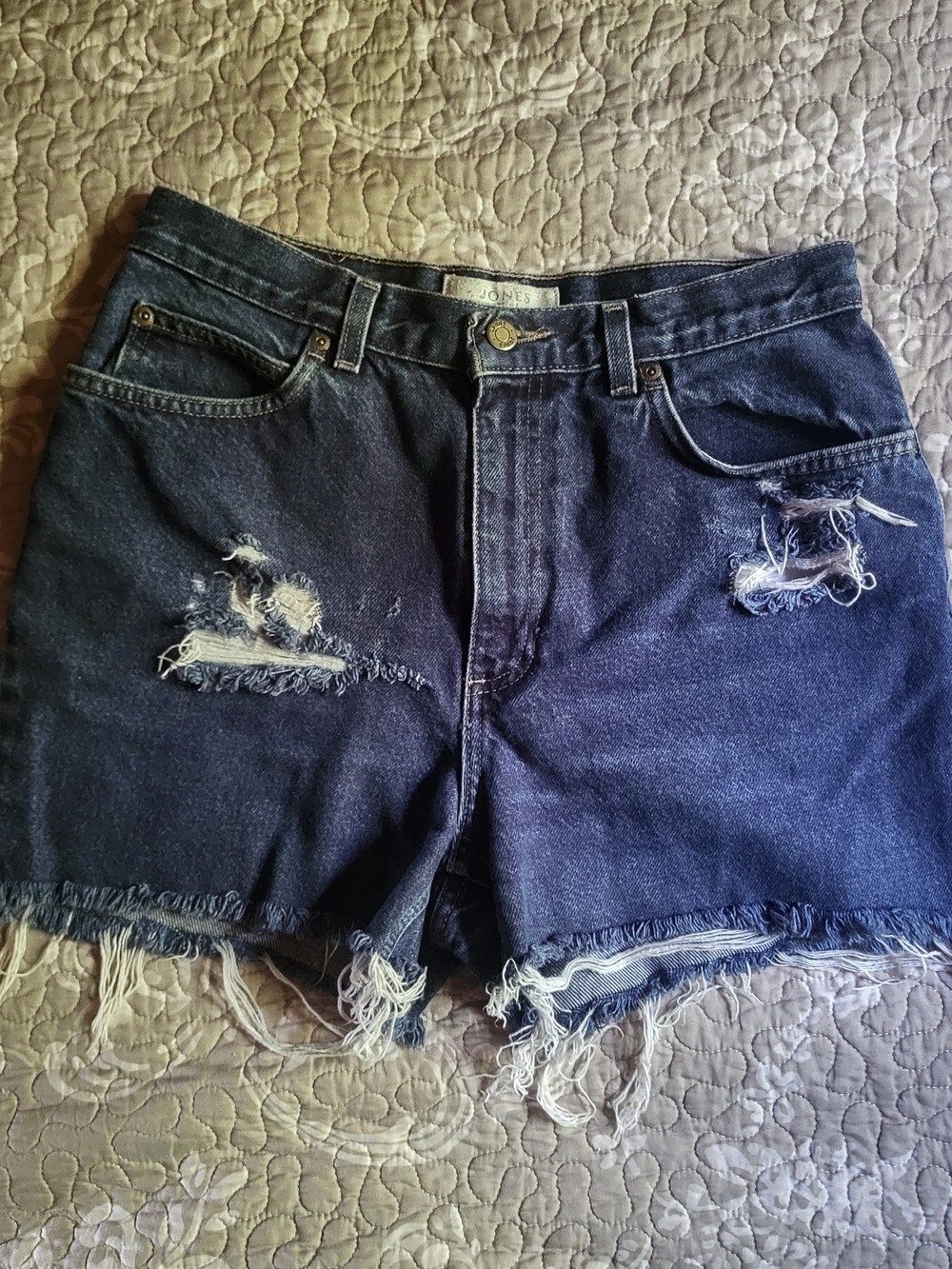 Vinrage Jones Sport Women's High Rise Dark Blue Distressed Denim Shorts Size 10